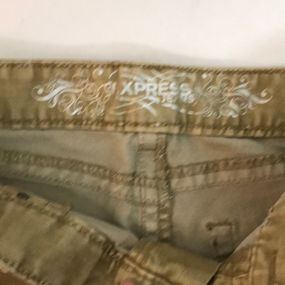 Express short 4 - Picture 2 of 5